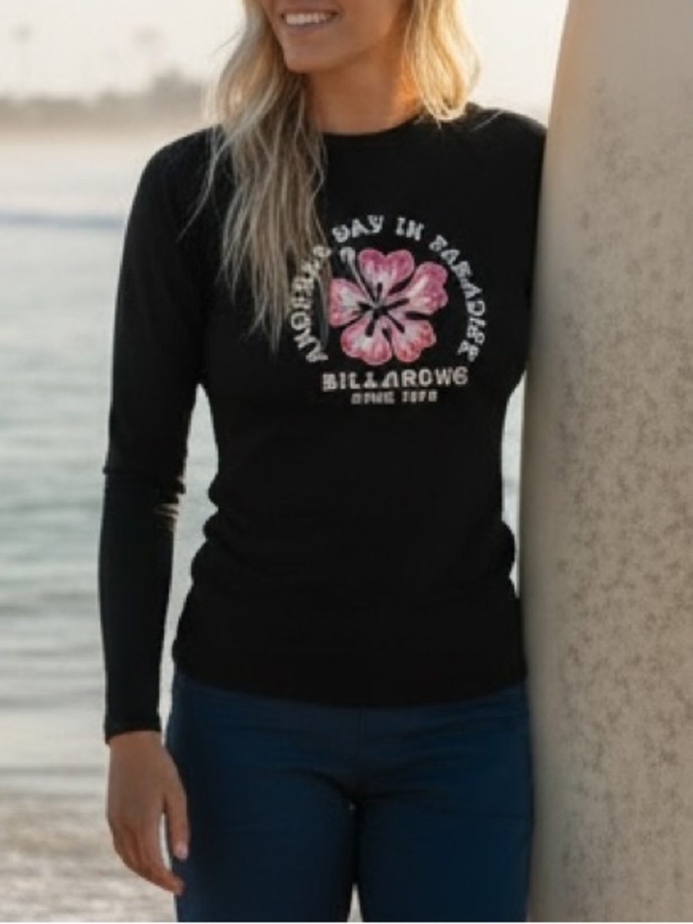 Billabong Beach Babe Black Long Sleeve Hibiscus Surf Swim Rash Guard Top
